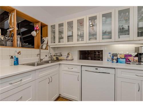 757 Meadow Wood Road, Mississauga, ON - Indoor Photo Showing Kitchen With Double Sink