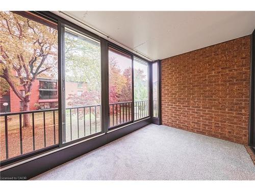 215-150 Wilson Street W, Ancaster, ON - Indoor Photo Showing Other Room