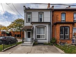 141 Ray Street N Hamilton, ON L8R 2Y3