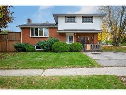 18 Kingston Crescent  Kitchener, ON N2B 2T7