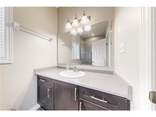 305 Wesley Boulevard, Cambridge, ON - Indoor Photo Showing Bathroom