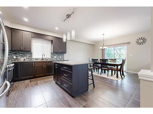 305 Wesley Boulevard, Cambridge, ON - Indoor Photo Showing Kitchen With Upgraded Kitchen