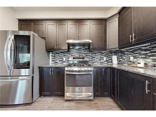 305 Wesley Boulevard, Cambridge, ON - Indoor Photo Showing Kitchen With Stainless Steel Kitchen With Upgraded Kitchen