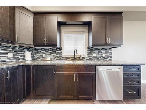 305 Wesley Boulevard, Cambridge, ON - Indoor Photo Showing Kitchen With Double Sink
