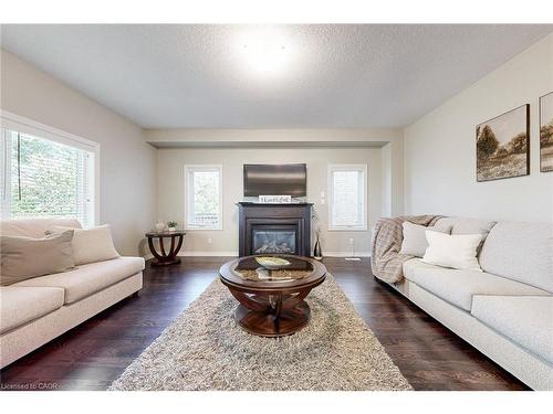305 Wesley Boulevard, Cambridge, ON - Indoor Photo Showing Living Room With Fireplace