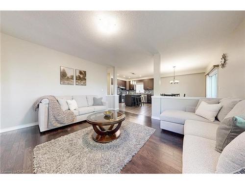 305 Wesley Boulevard, Cambridge, ON - Indoor Photo Showing Living Room