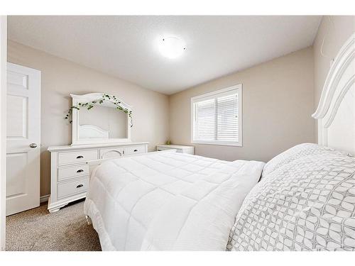 305 Wesley Boulevard, Cambridge, ON - Indoor Photo Showing Bedroom