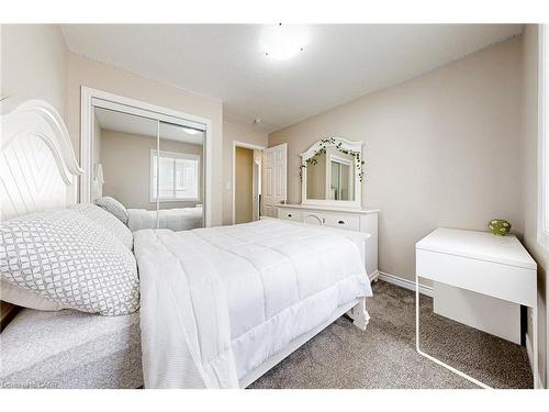 305 Wesley Boulevard, Cambridge, ON - Indoor Photo Showing Bedroom