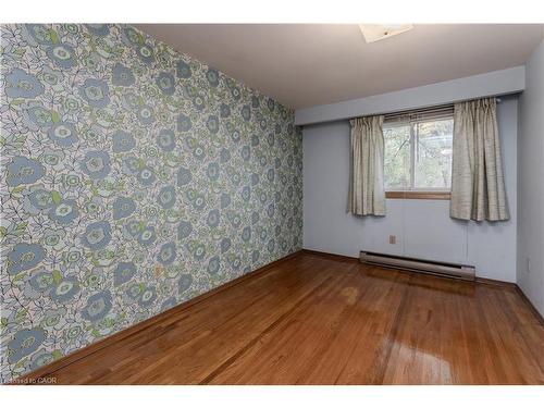 4048 Longmoor Drive, Burlington, ON - Indoor Photo Showing Other Room