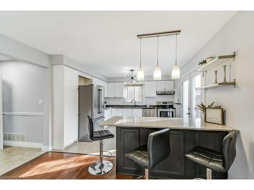 19 National Drive, Stoney Creek, ON - Indoor Photo Showing Kitchen With Upgraded Kitchen