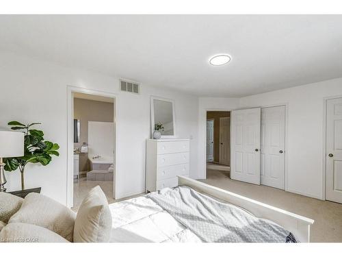 19 National Drive, Stoney Creek, ON - Indoor Photo Showing Bedroom