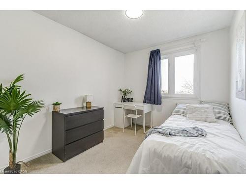 19 National Drive, Stoney Creek, ON - Indoor Photo Showing Bedroom
