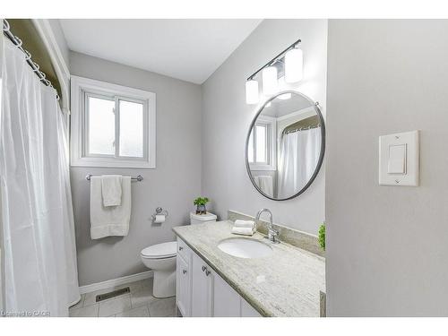 19 National Drive, Stoney Creek, ON - Indoor Photo Showing Bathroom