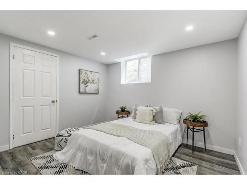 19 National Drive, Stoney Creek, ON - Indoor Photo Showing Bedroom