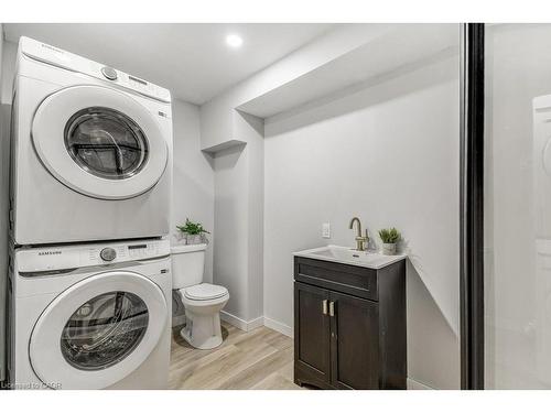 19 National Drive, Stoney Creek, ON - Indoor Photo Showing Laundry Room
