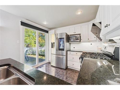 302 Conservation Drive, Waterloo, ON - Indoor Photo Showing Kitchen With Double Sink