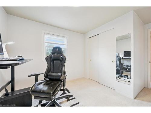 302 Conservation Drive, Waterloo, ON - Indoor Photo Showing Gym Room