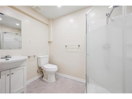 302 Conservation Drive, Waterloo, ON - Indoor Photo Showing Bathroom