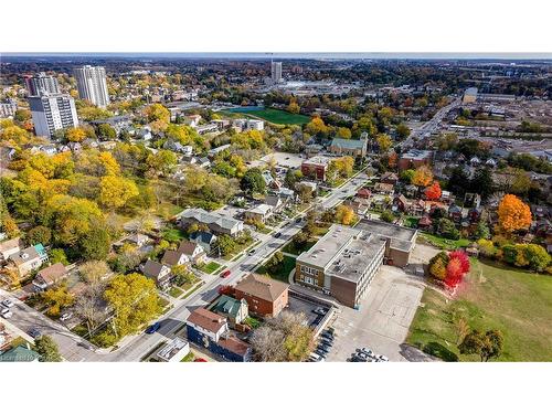 134 Courtland Avenue E, Kitchener, ON 