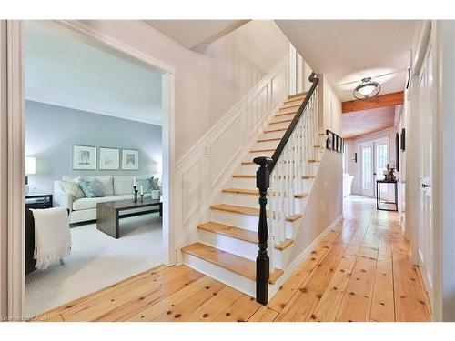 206 Rossmore Boulevard, Burlington, ON - Indoor Photo Showing Other Room