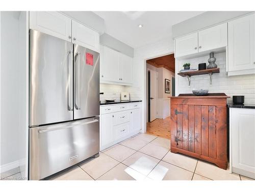 206 Rossmore Boulevard, Burlington, ON - Indoor Photo Showing Kitchen