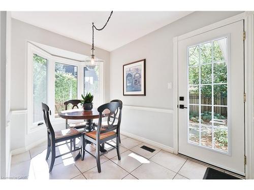 206 Rossmore Boulevard, Burlington, ON - Indoor Photo Showing Dining Room