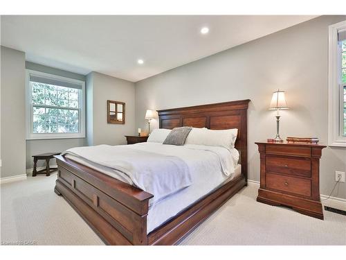 206 Rossmore Boulevard, Burlington, ON - Indoor Photo Showing Bedroom