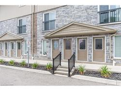 4-122 Courtland Avenue  Kitchener, ON N2G 0B8