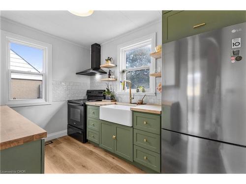 191 East 11Th Street, Hamilton, ON - Indoor Photo Showing Kitchen