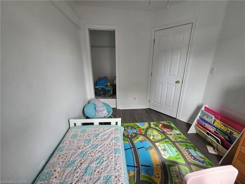 253 Mary Street, Hamilton, ON - Indoor Photo Showing Bedroom