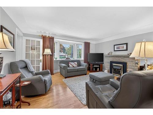 875 Garth Street, Hamilton, ON - Indoor Photo Showing Living Room With Fireplace