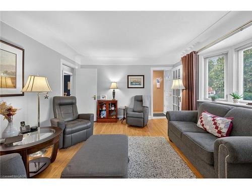 875 Garth Street, Hamilton, ON - Indoor Photo Showing Living Room
