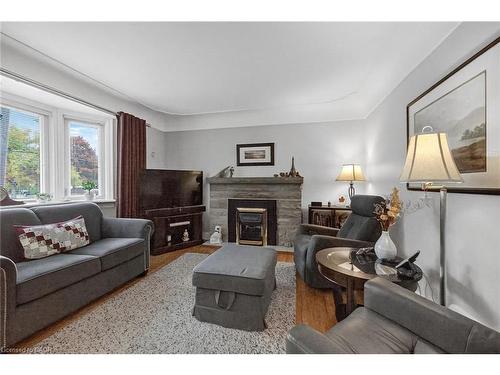 875 Garth Street, Hamilton, ON - Indoor Photo Showing Living Room With Fireplace