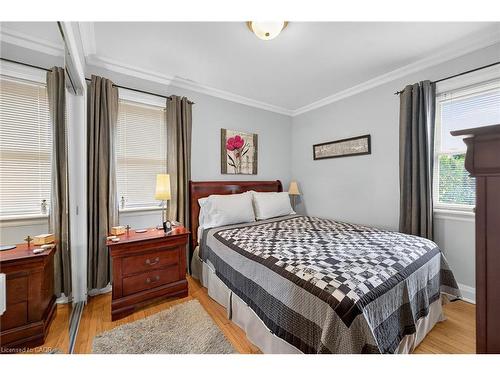 875 Garth Street, Hamilton, ON - Indoor Photo Showing Bedroom