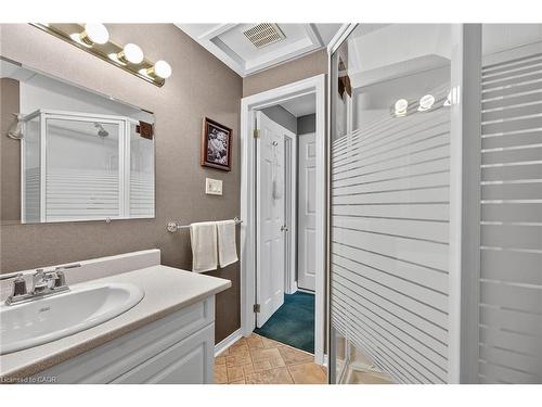 875 Garth Street, Hamilton, ON - Indoor Photo Showing Bathroom