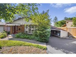 172 Old Ancaster Road  Dundas, ON L9H 3R4