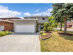 2 Robespierre Court  Hamilton, ON L9B 2G6