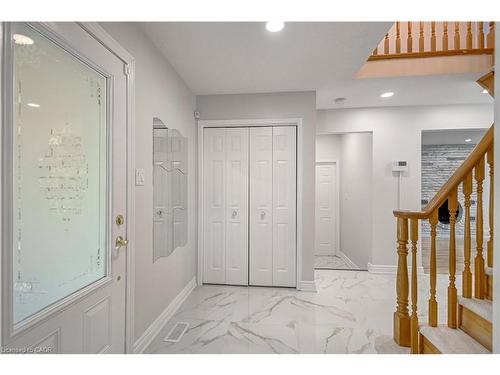 2 Robespierre Court, Hamilton, ON - Indoor Photo Showing Other Room