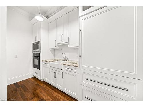 1577 Gloucester Road, London, ON - Indoor Photo Showing Kitchen