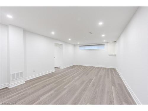 Lower-16 Doreen Court, Hamilton, ON - Indoor Photo Showing Other Room