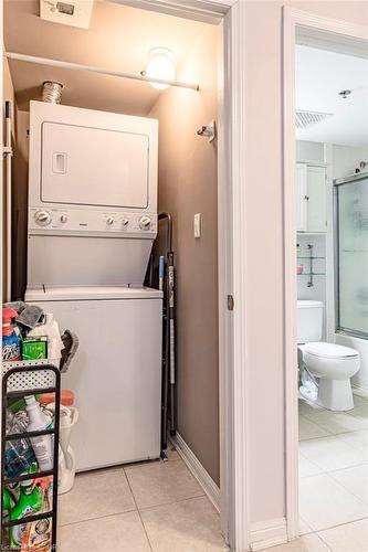401-3070 Rotary Way, Burlington, ON - Indoor Photo Showing Laundry Room