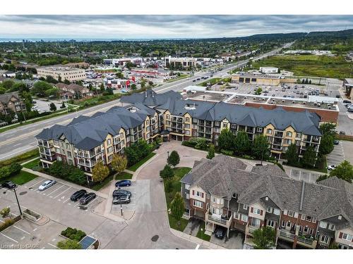 401-3070 Rotary Way, Burlington, ON - Outdoor With View