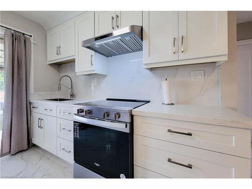103 East 45Th Street, Hamilton, ON - Indoor Photo Showing Kitchen