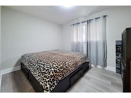 103 East 45Th Street, Hamilton, ON - Indoor Photo Showing Bedroom