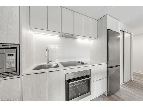 511-1 Jarvis Street, Hamilton, ON - Indoor Photo Showing Kitchen With Upgraded Kitchen