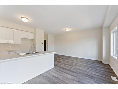 26-660 Colborne Street W, Brantford, ON - Indoor Photo Showing Kitchen