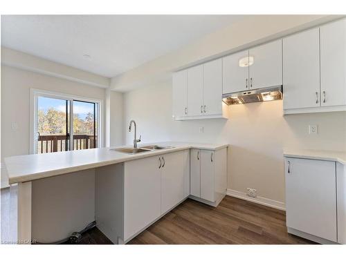26-660 Colborne Street W, Brantford, ON - Indoor Photo Showing Kitchen With Double Sink