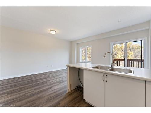 26-660 Colborne Street W, Brantford, ON - Indoor Photo Showing Kitchen With Double Sink