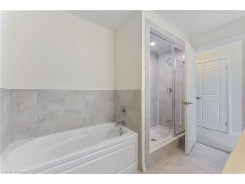 26-660 Colborne Street W, Brantford, ON - Indoor Photo Showing Bathroom