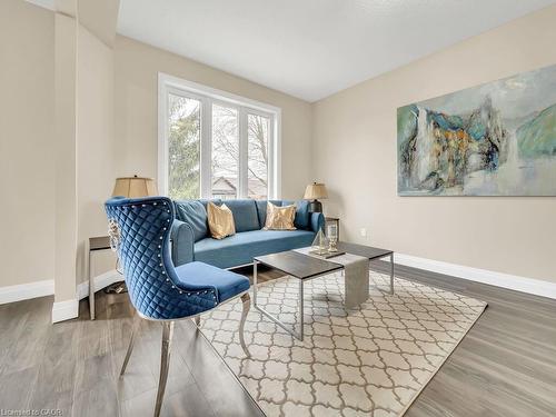 256 King Street, Ingersoll, ON - Indoor Photo Showing Living Room